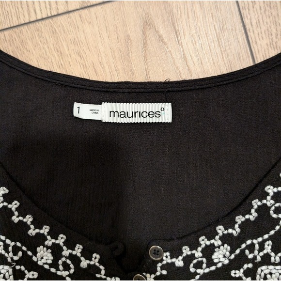Maurices Plus Size 1 1X Black White Embroidered Boho Babydoll Top Shirt Blouse - Picture 3 of 5